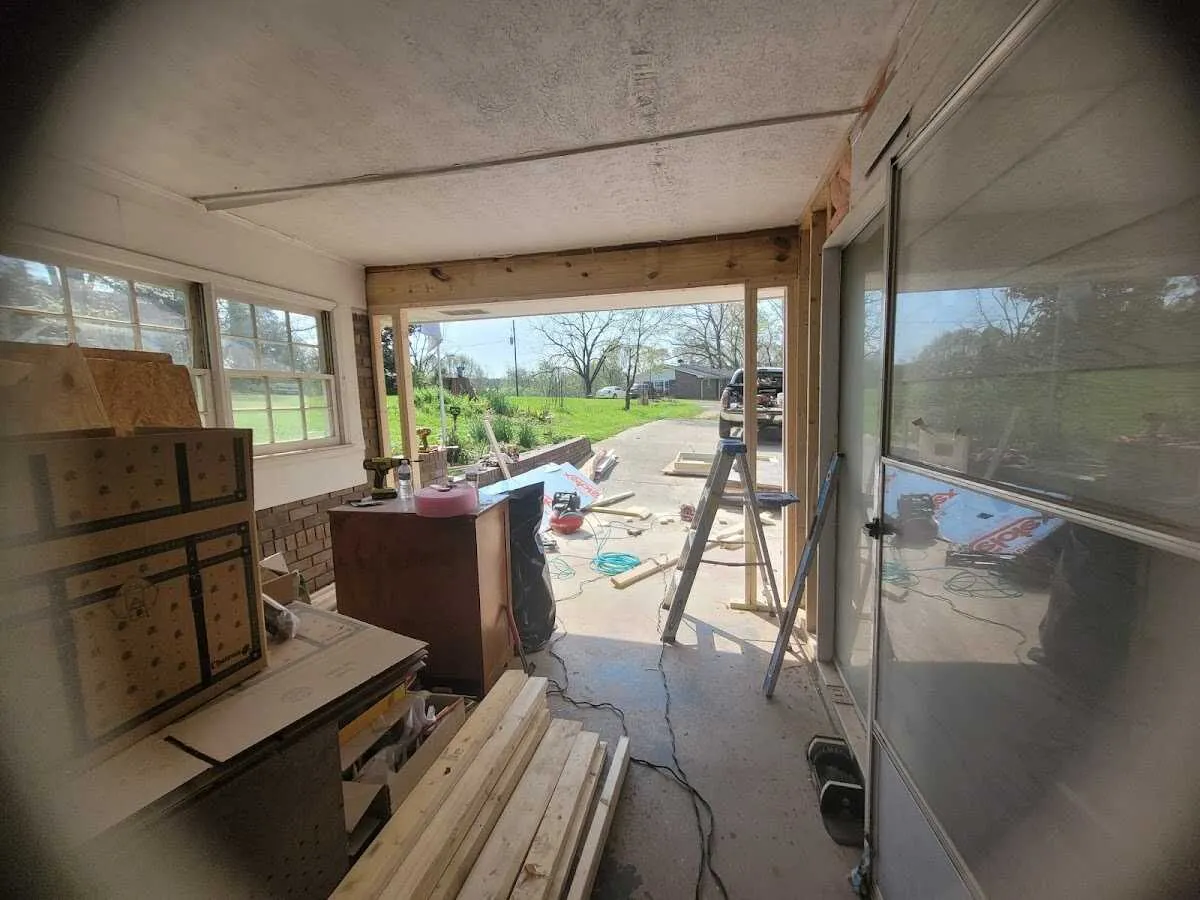 Air movers and dehumidifier for Water Mitigation Services in Prairie Ridge